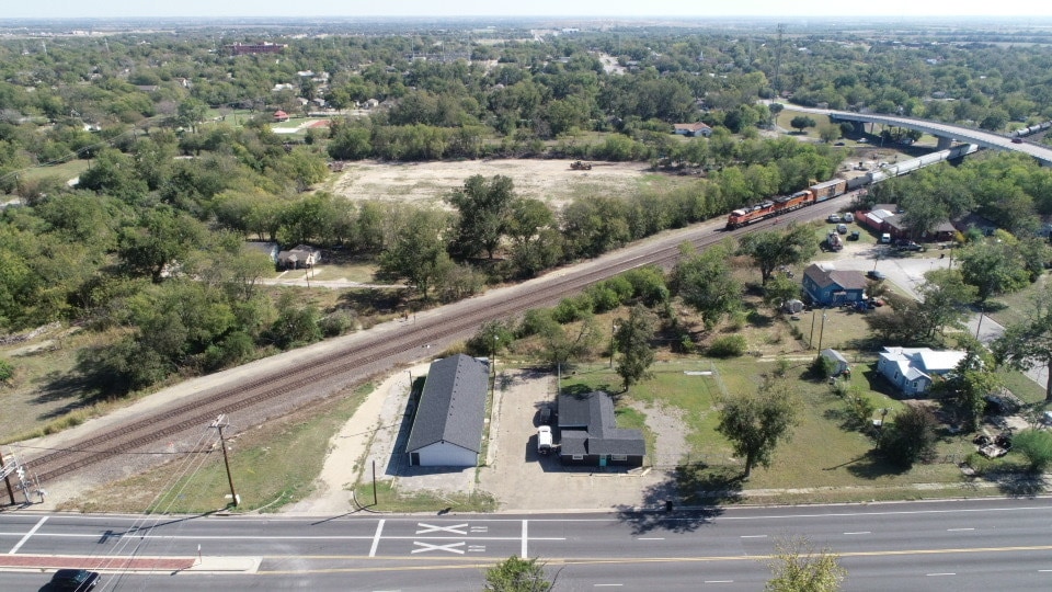 More Photos Of 603-605 S Martin Luther King Blvd, Temple Light Manufacturing For Lease
