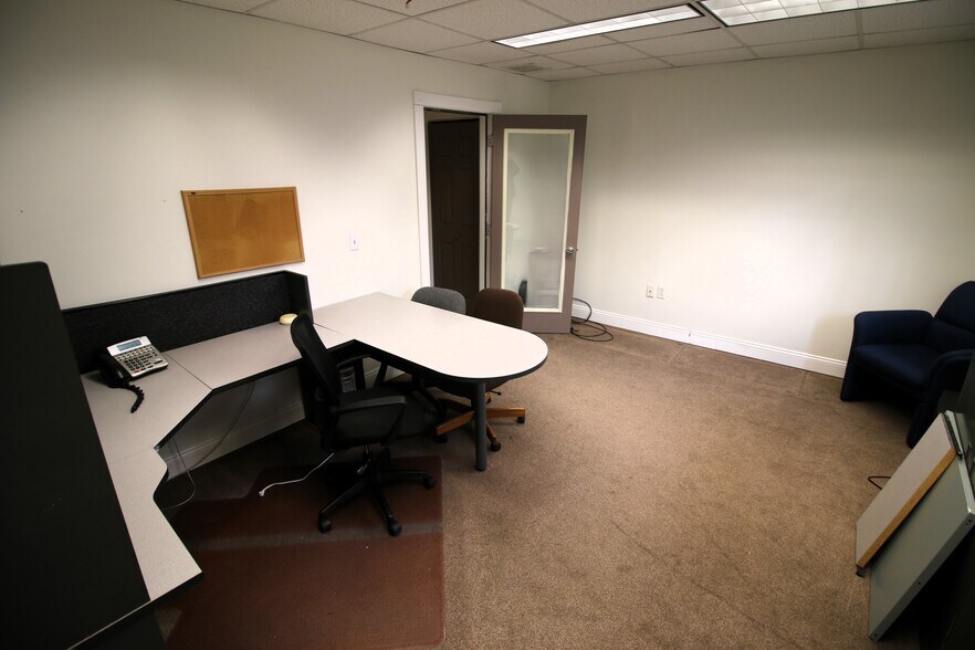 More Photos Of 100 W Union St, Kingston Office For Sale