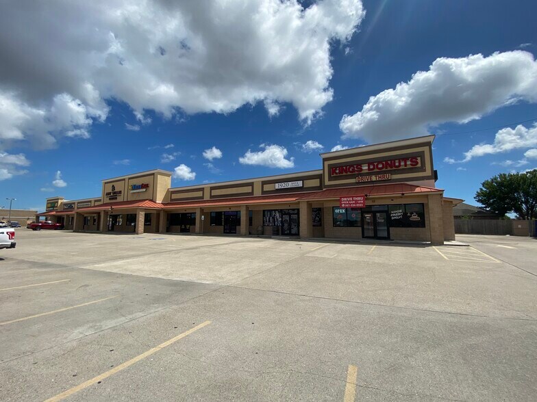 More Photos Of 7602 S Staples St, Corpus Christi Storefront Retail Office For Sale