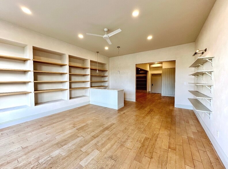 More Photos Of 2301-2309 Main St, Santa Monica Storefront Retail Office For Lease