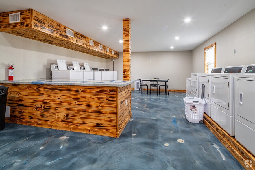 More Photos Of 1404 Moore Ave, Portland Apartments For Sale