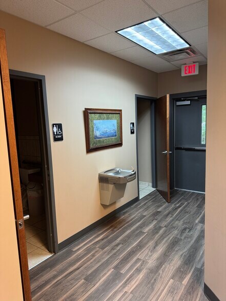 More Photos Of 1512 Alex Dr, Irondale Office For Lease