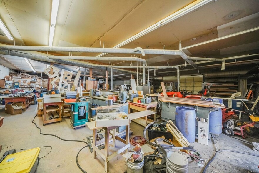 More Photos Of 264 Saint Catherine St, New Haven Industrial For Sale