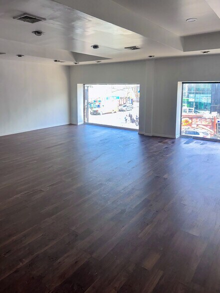 More Photos Of 2928 Ditmars Blvd, Astoria Storefront Retail Office For Lease