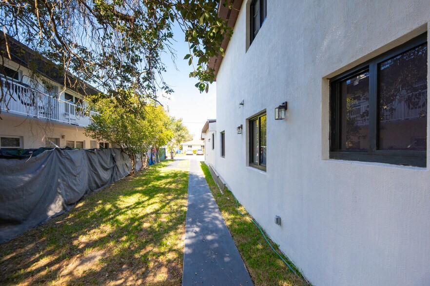 More Photos Of 742 NW 70th St, Miami Apartments For Sale