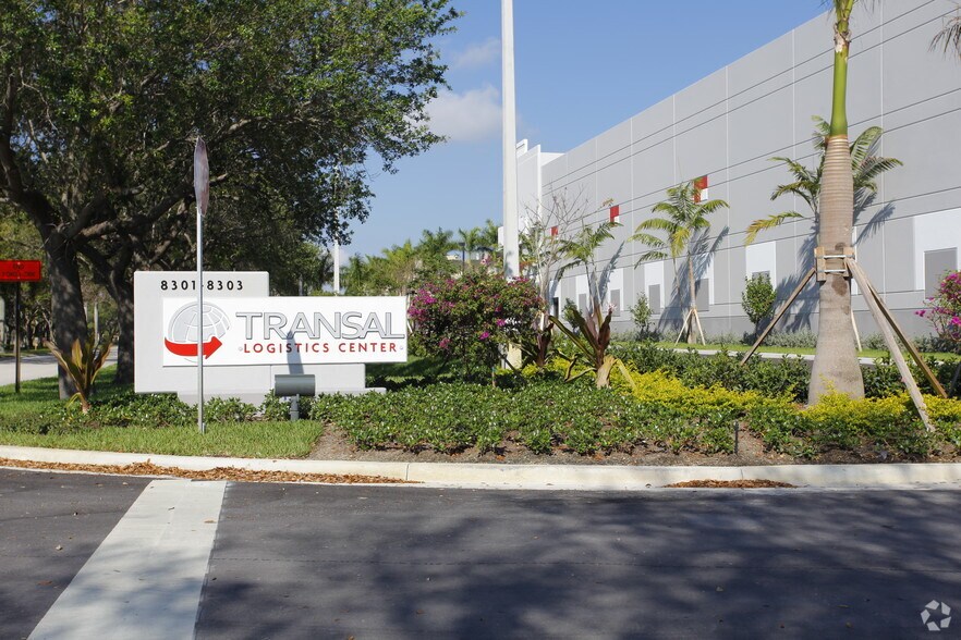 More Photos Of 8301 NW 27th St, Miami Warehouse For Lease