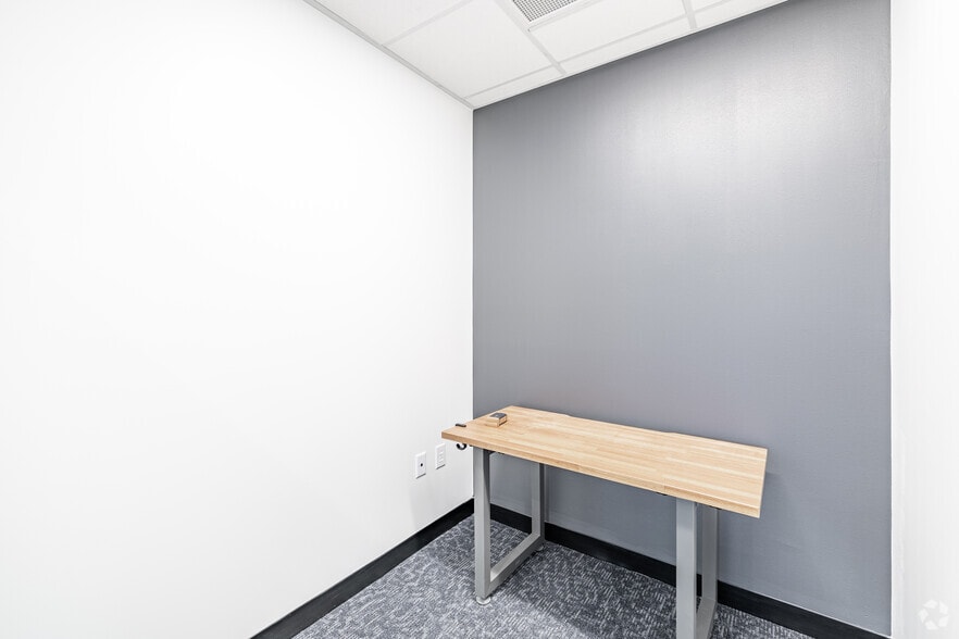 More Photos Of 7550 W Interstate 10, San Antonio Office For Lease