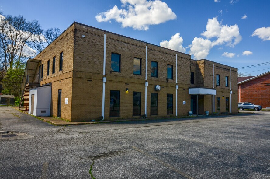 More Photos Of 4701 MacCorkle Ave SE, Charleston Medical For Sale