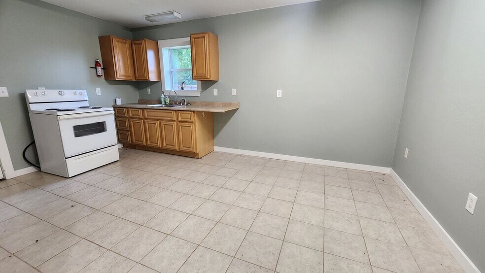 More Photos Of 6730 Mobile Hwy, Pensacola Office For Lease