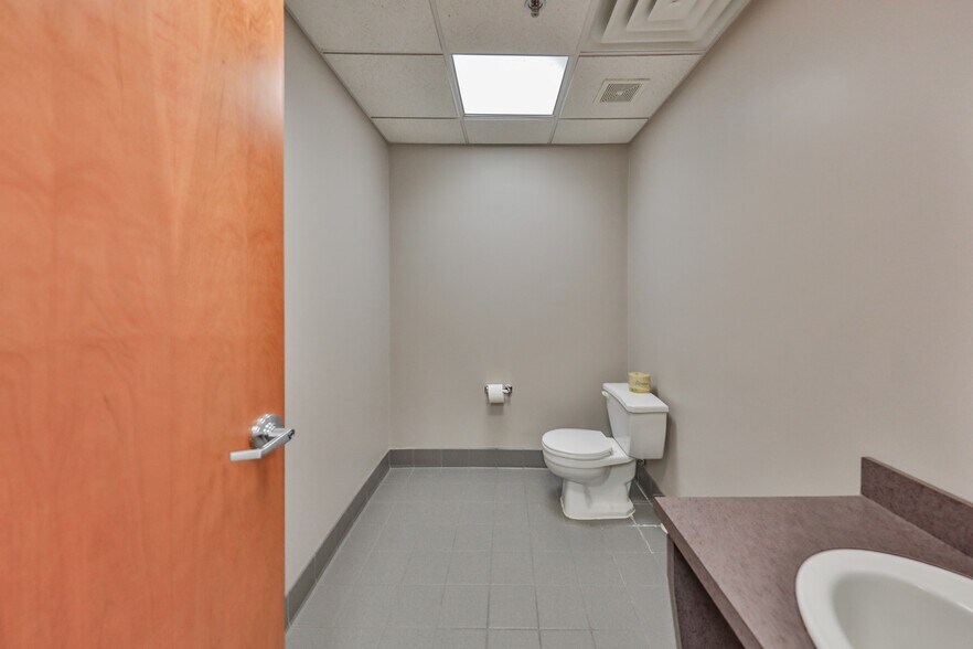 More Photos Of 2299 Brodhead Rd, Bethlehem Office For Sale