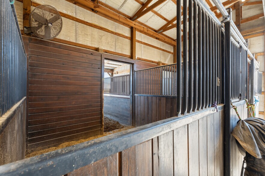 More Photos Of 13354 E 520 Rd, Colcord Sports And Entertainment For Sale