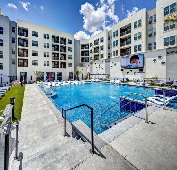 More Photos Of 200 Springtown Way, San Marcos Apartments For Lease