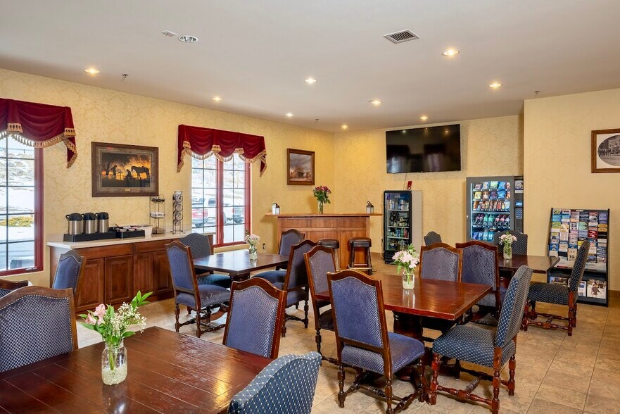 More Photos Of 100 N E St, Virginia City Hotel For Sale