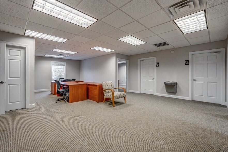 More Photos Of 95 Zion Station Ct, Troy Flex For Sale