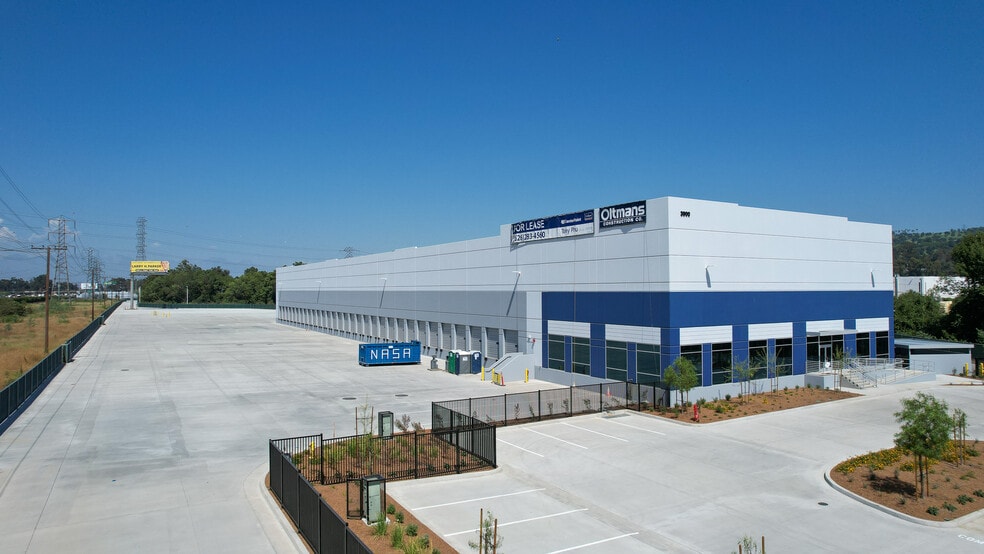 More Photos Of 3900 Baybar Rd, Pico Rivera Truck Terminal For Lease