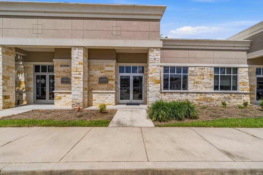More Photos Of 2219 Sawdust Rd, The Woodlands Office For Sale