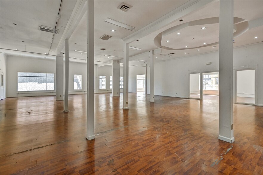 More Photos Of 601-625 Grant Ave, San Francisco Storefront Retail Office For Lease