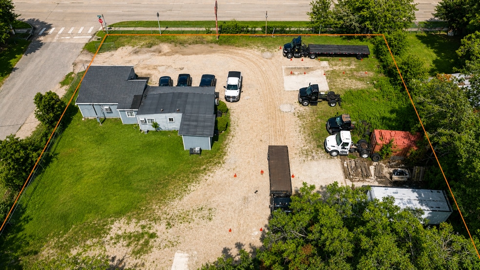 More Photos Of 9800 Eastex Fwy, Houston General Retail For Sale