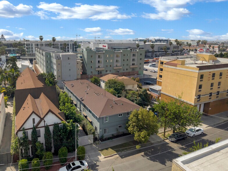 More Photos Of 5440 Harold Way, Los Angeles Apartments For Sale