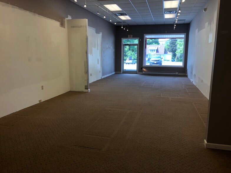 More Photos Of 235 N Greenbush Rd, Troy Unknown For Lease