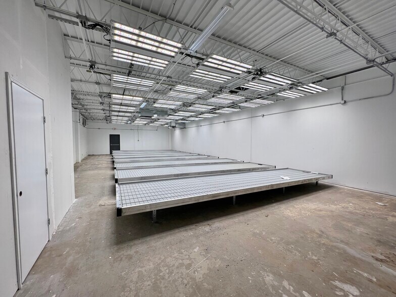 More Photos Of 1318 Linwood Blvd, Oklahoma City Industrial For Lease