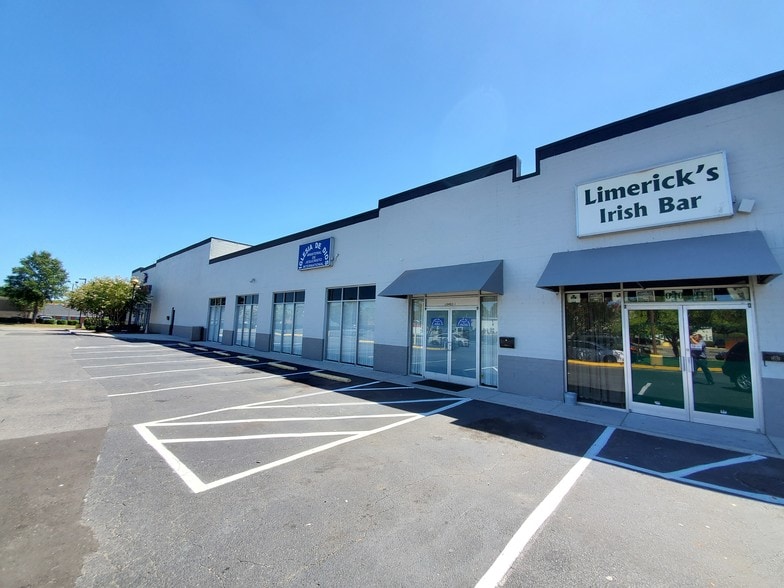 More Photos Of 10403 Park Rd, Charlotte Unknown For Lease