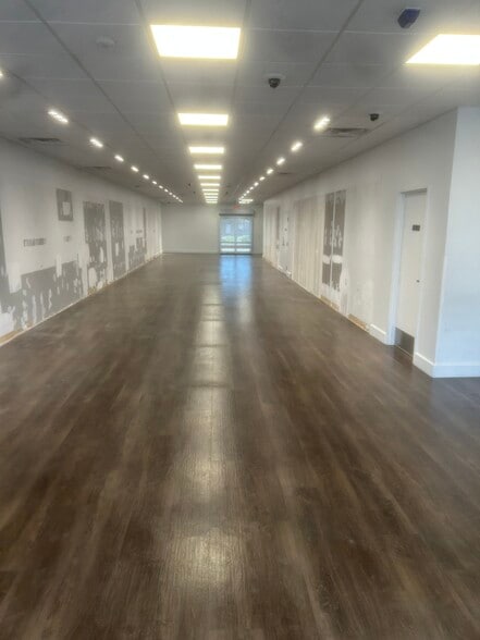 More Photos Of 4025 Veterans Memorial Blvd, Metairie Freestanding For Lease