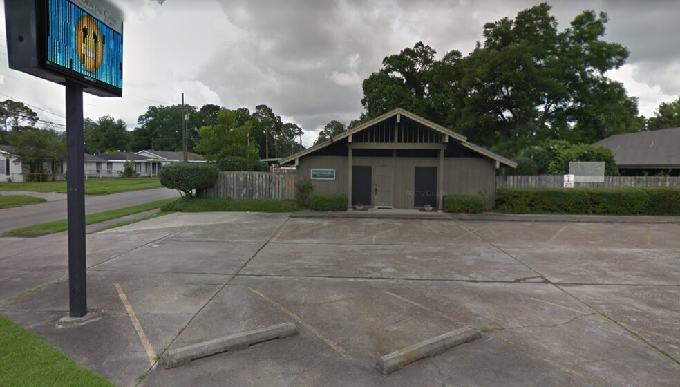 Primary Photo Of 4001 Louisiana Ave, Lake Charles Office For Lease