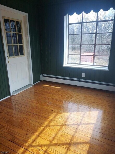 More Photos Of 16 Flanders Rd, Netcong Specialty For Sale