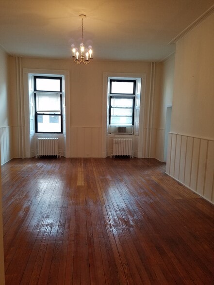 More Photos Of 18 W Franklin St, Baltimore Office Residential For Sale