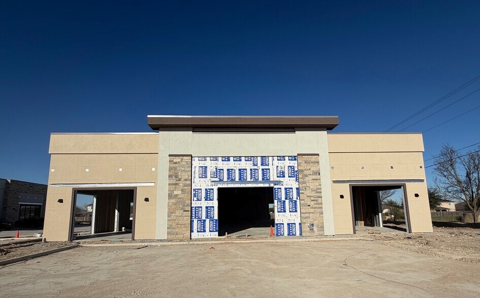 More Photos Of 1012 Municipal Dr, Leander Storefront For Sale