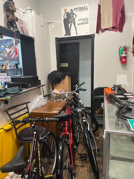 More Photos Of 20477 Van Dyke St, Detroit General Retail For Sale