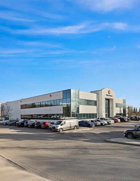 More Photos Of 7236 10th St NE, Calgary Flex For Sale