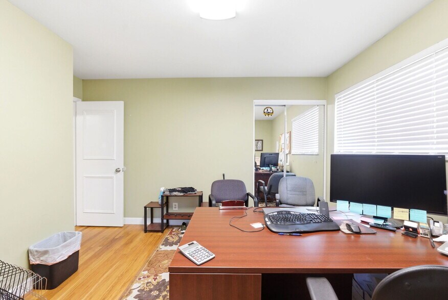 More Photos Of 10 Fairway Dr, Springboro Office Residential For Sale