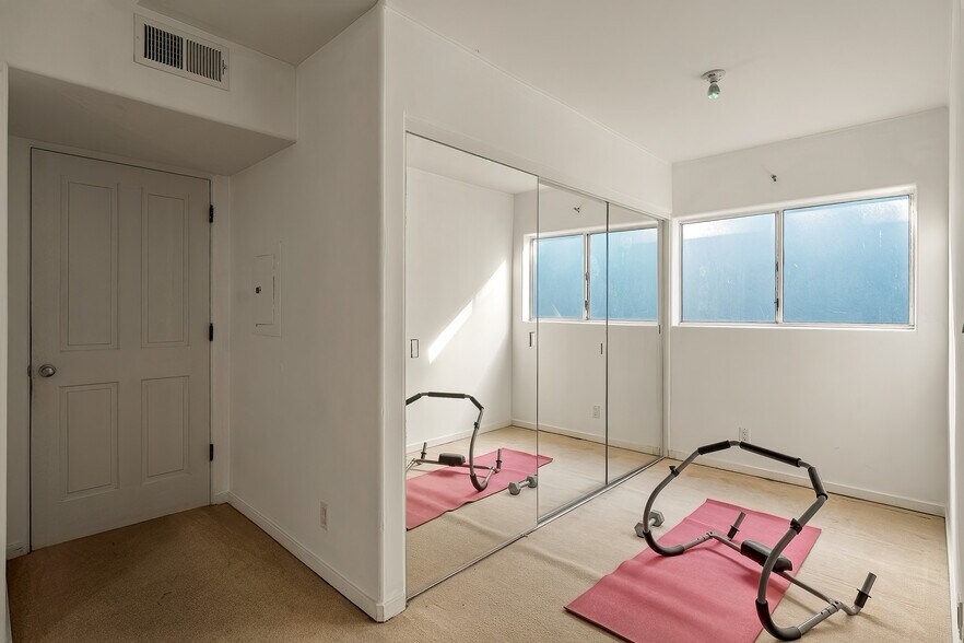 More Photos Of 3111 Ocean Front Walk, Marina Del Rey Apartments For Sale