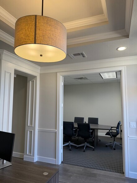 More Photos Of 633 E Fernhurst Dr, Katy Medical For Lease