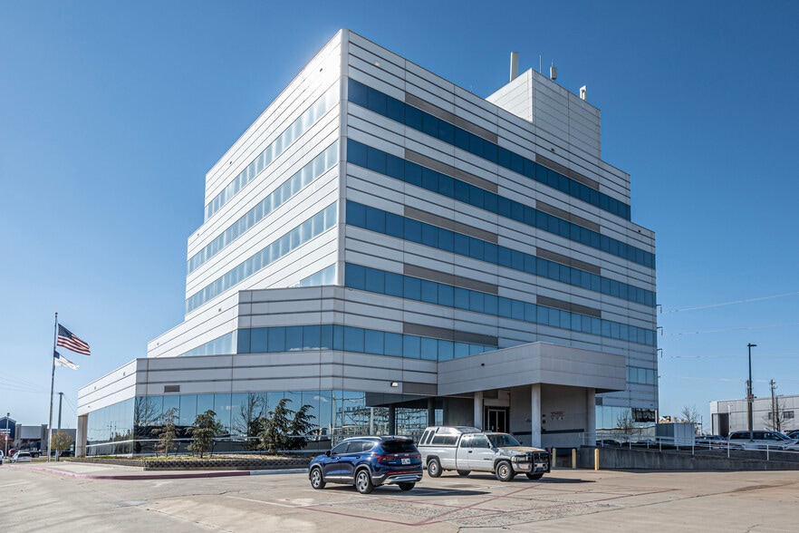 More Photos Of 3800 N May Ave, Oklahoma City Office For Sale
