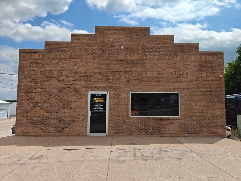 More Photos Of 908 W C St, McCook Auto Repair For Sale