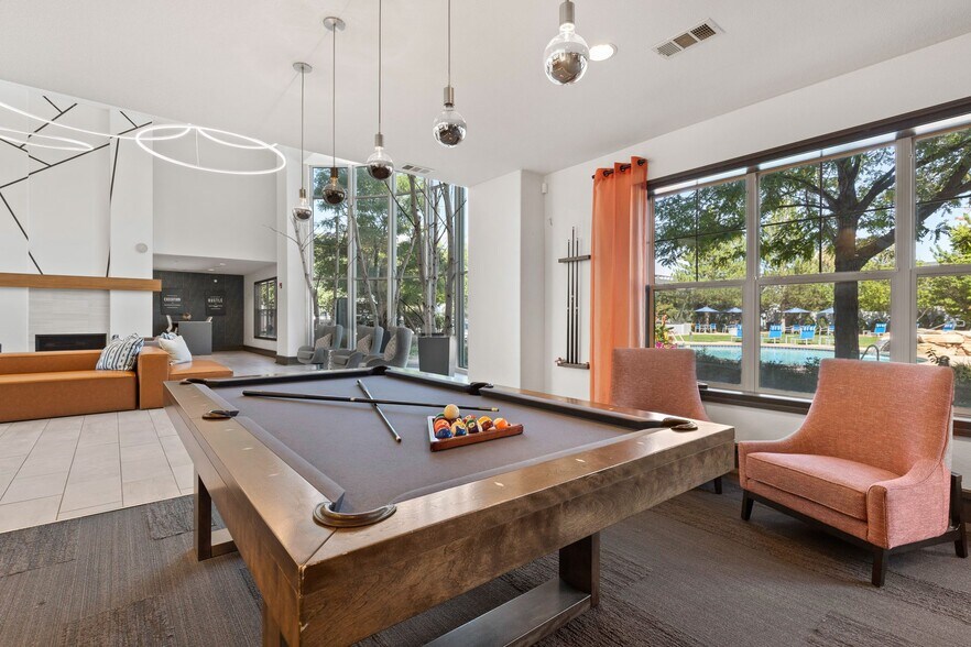 More Photos Of 801-901 Englewood Pky, Englewood Apartments For Lease