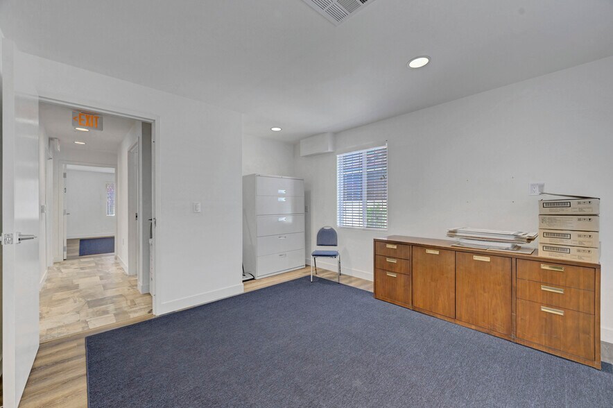 More Photos Of 811 S 6th St, Las Vegas Office For Lease