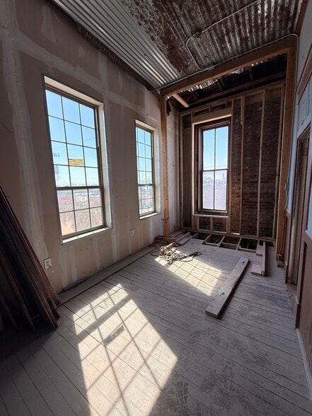 More Photos Of 203-207 S College St, Waxahachie Storefront Retail Office For Lease
