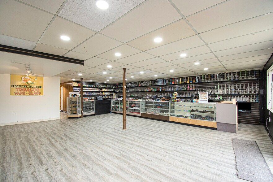 More Photos Of 1223 E Caro Rd, Caro Storefront For Sale