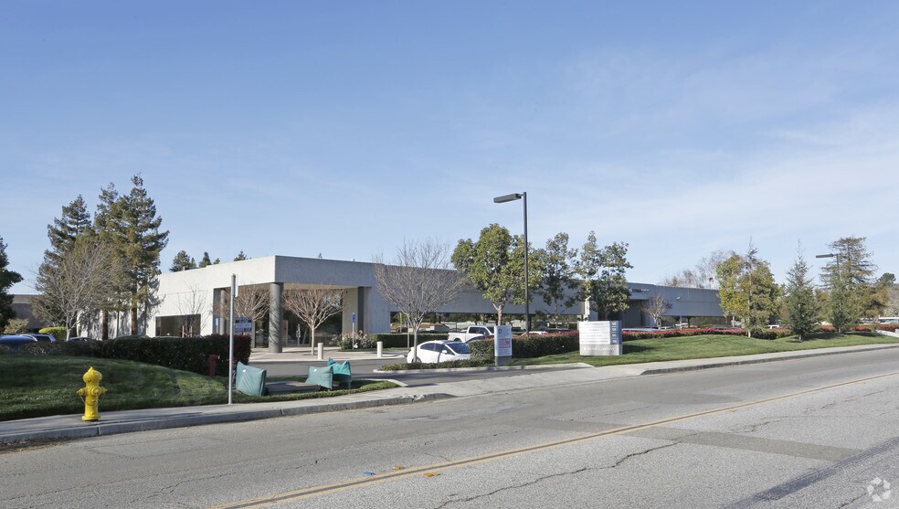 More Photos Of 125-155 Nicholson Ln, San Jose Research And Development For Lease