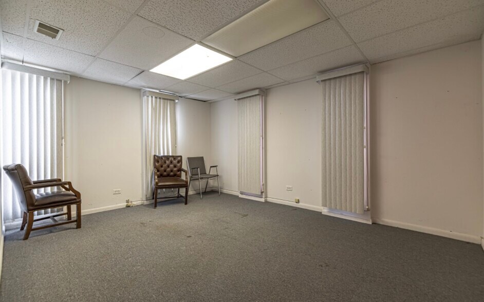 More Photos Of 7227 W 127th St, Palos Heights Office For Lease