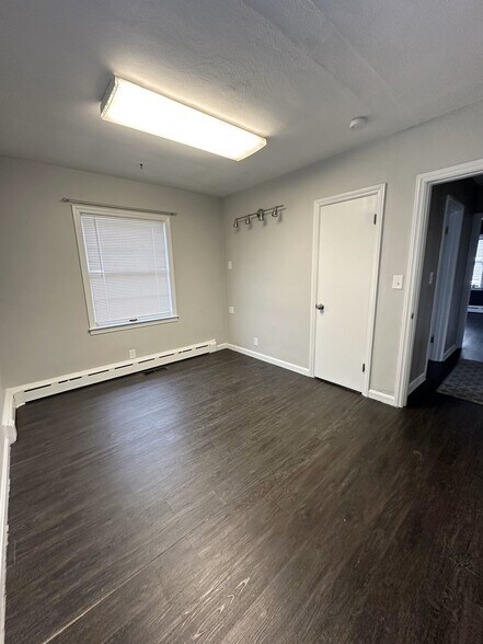 More Photos Of 2600 N Park Rd, Connersville Flex For Sale