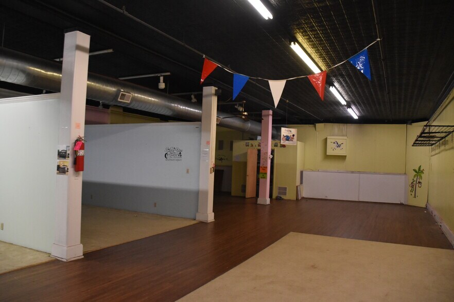 More Photos Of 1320 Smith St, Charleston Warehouse For Sale