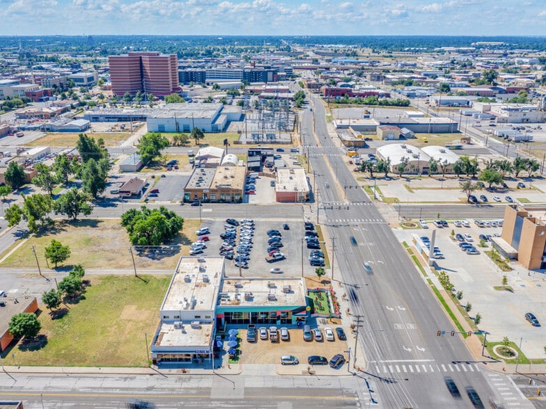 More Photos Of 916 NW 6th St, Oklahoma City Storefront Retail Office For Sale