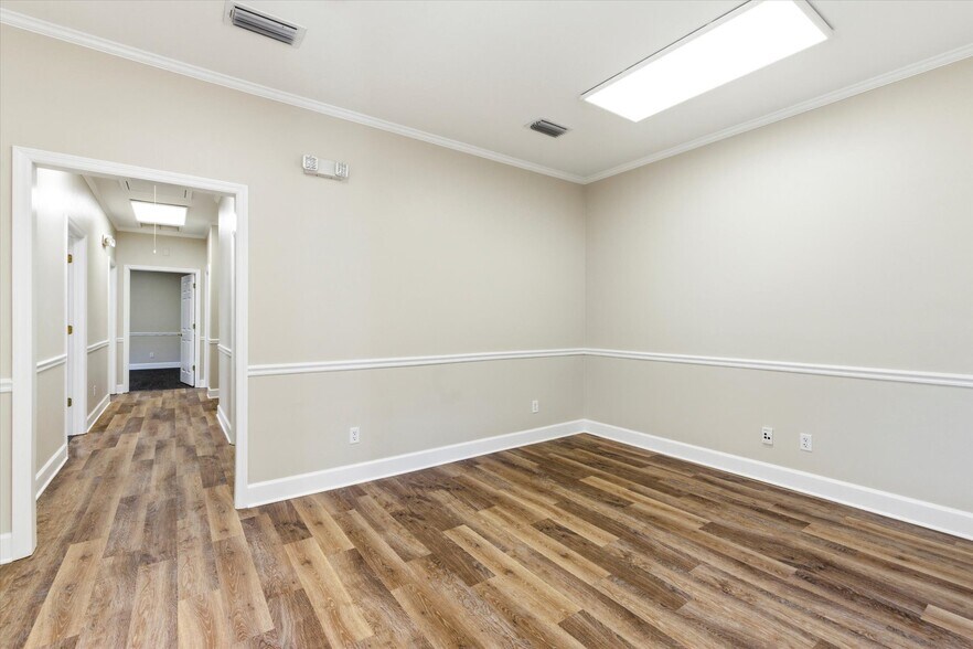 More Photos Of 1804 Miccosukee Commons Dr, Tallahassee Office For Sale