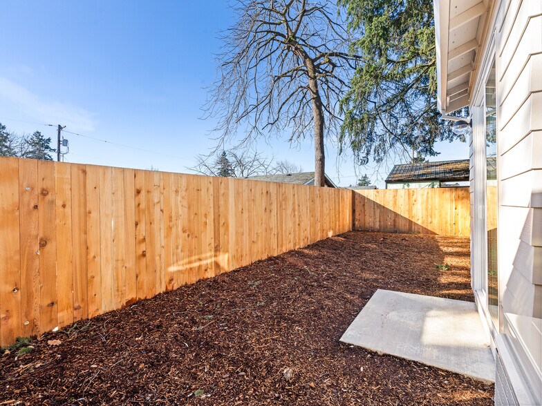 More Photos Of 7468 Tolman St, Portland Multifamily For Sale