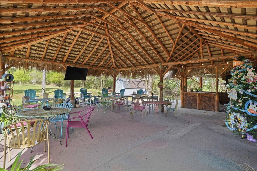 More Photos Of 2914 Old Highway 146, La Porte Bar For Sale